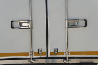 Hino 300 Рефрижераторный фургон с боковой дверью 