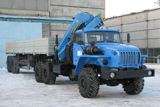 Седельный тягач Урал 4320 с КМУ ИМ 180 и полуприцепом 