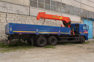 Бортовой автомобиль КАМАЗ 65117 с КМУ ИТ-180