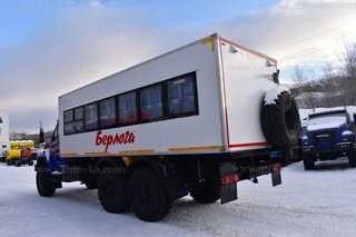 Вахтовый автобус БЕРЛОГА 28 мест на шасси Урал Next 4320