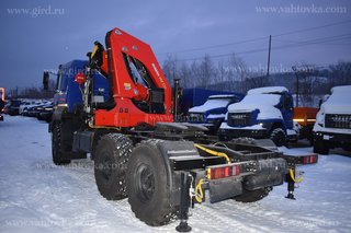 Седельный тягач с КМУ ИМ-320 на шасси Урал 44202-3511-82Е5 - купить в Челябинске от производителя. ✅Завод спецтехники ГИРД: ✔️Большой каталог техники. ✔️Низкие цены. ✔️Гарантия. ⚡Доставка спецтехники по России. ☎️ 8(800)200-24-63!