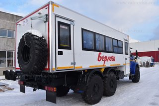 Вахтовый автобус БЕРЛОГА 28 мест на шасси Урал 4320