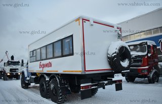 Вахтовый автобус БЕРЛОГА 28 мест на шасси Урал Next