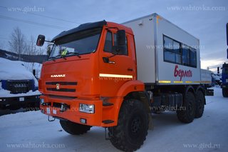 Вахтовый автобус с КМУ ИМ-20 на шасси Камаз 43118-3027-48