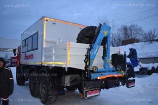 Вахтовый автобус с КМУ ИМ-20 на шасси Камаз 43118-3027-48