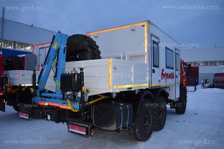 Вахтовый автобус с КМУ ИМ-20 на шасси Камаз 43118-3027-48