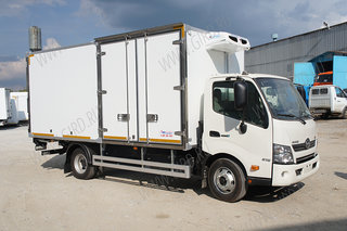Hino 300 Изотермический фургон (XZU720L) 