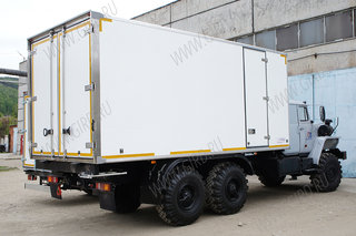 Урал 4320 изотермический фургон с боковой дверью1.JPG