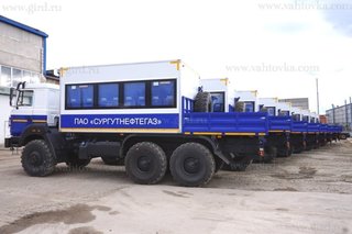 Вахтовые автобусы Урал 4320-4151-81Е5 с бортовой платформой