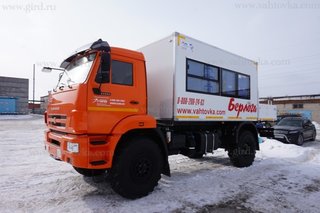 Вахтовый автобус "Берлога" на шасси КамАЗ 43502 с грузовой платформой