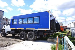 Вахтовый автобус Урал Next 4320-6951-74Г38, 20 мест, с багажным отсеком