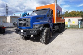 Вахтовый автобус Урал Next с грузовой платформой и КМУ ИМ-50