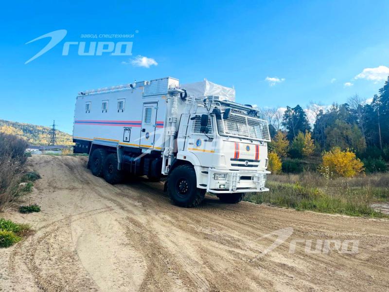 Заводом Спецтехники ГИРД было сконструировано и изготовлено 5 КОМАНДНО-ШТАБНЫХ АВТОМОБИЛЕЙ