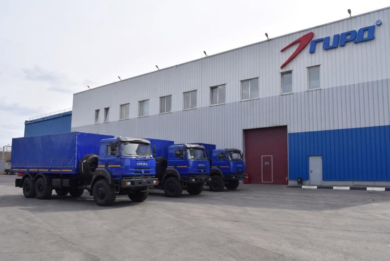 17 бортовых автомобилей с тентом на бескапотном шасси УРАЛ 4320