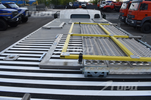 Аэродромная ассенизационная машина без подъемного механизма на шасси КАМАЗ – КОМПАС-9 5