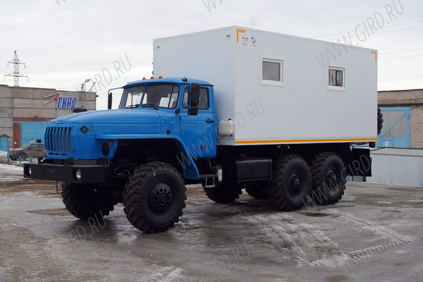 ПАРМ Урал 4320-1112-61 с отсеком для перевозки людей 1