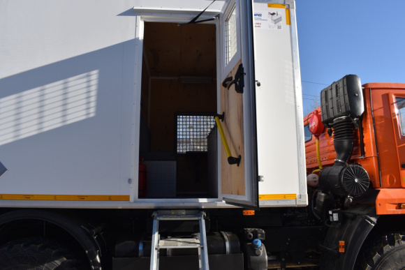 Автомобиль для перевозки и временного хранения взрывчатых веществ на шасси Камаз 43118