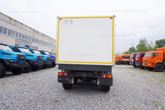 Вахтовый автобус "Берлога" Урал 5557-4512-82 (20 мест) 6