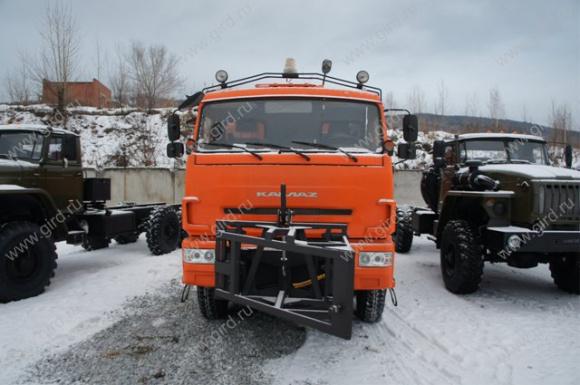 Комбинированная дорожная машина на шасси КамАЗ 65111 5