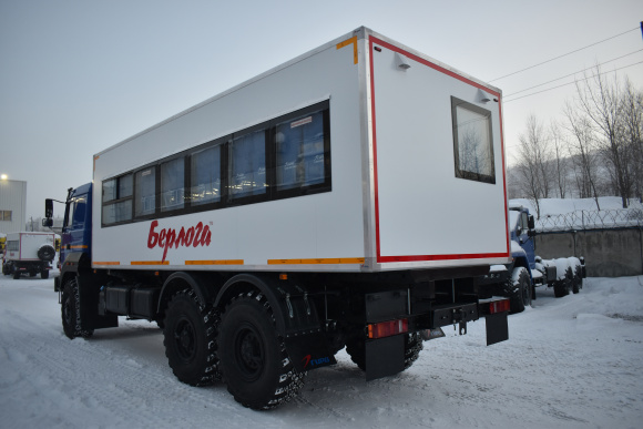 Вахтовый автобус БЕРЛОГА 28 мест на шасси Урал 4320 3
