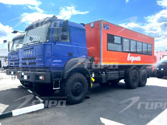 Вахтовый автобус Берлога 28 мест на шасси Урал 4320-80 (бескапот)
