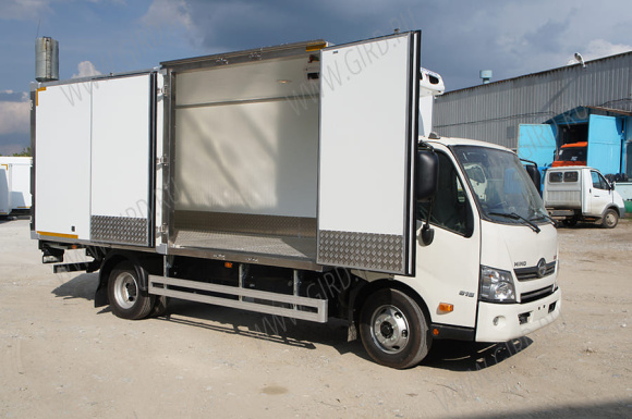 Hino 300 Изотермический фургон (XZU720L) 3