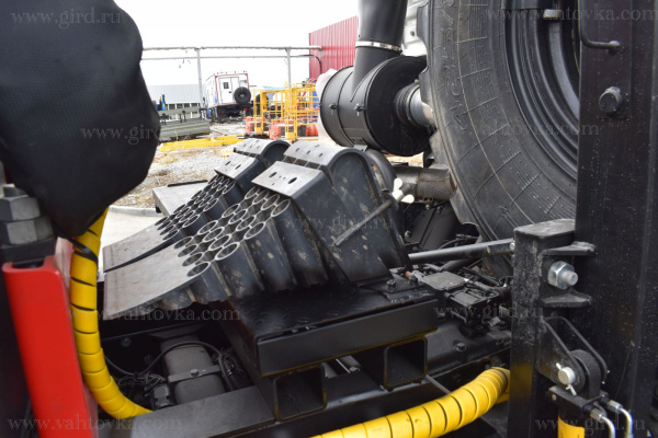 Седельный тягач на шасси Камаз 43118-23027 -50 с КМУ ИТ 150 Седельный тягач на шасси Камаз 43118-23027 -50 с КМУ ИТ 150