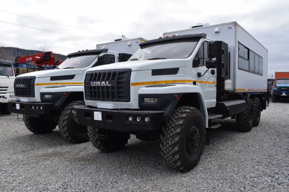 Вахтовый автобус на базе Урал Next 4320-6954-16, 12 мест, с багажным отсеком 2