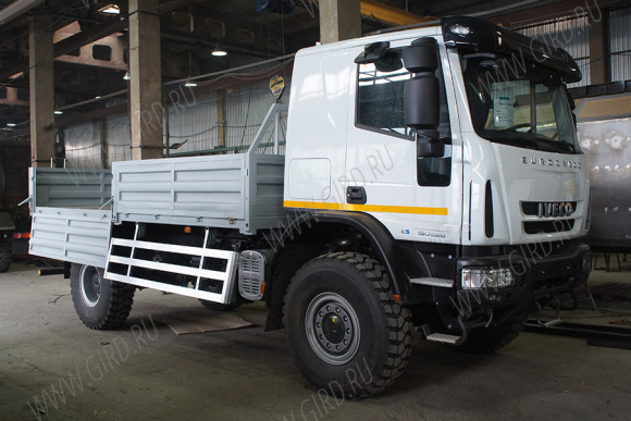 Бортовой автомобиль Iveco Cargo 150 4х4 3