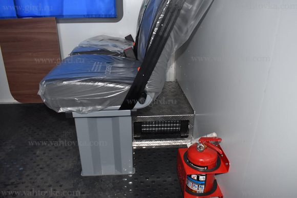 Вахтовый автобус Урал 4320 с грузовой платформой и КМУ PK-7.001 SLD 6