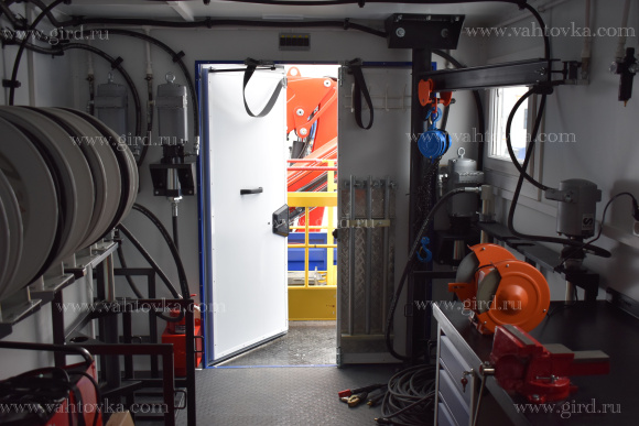 ПАРМ с КМУ ИНМАН ИМ 95 с люлькой на шасси Урал 4320-4972-80Е5 4