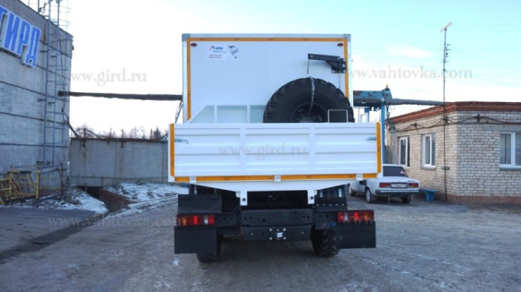 Вахтовый автобус Урал 4320-1112-73, 16 мест, грузовая платформа 3
