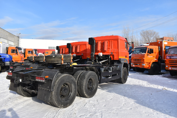 Седельный тягач Урал 35510
