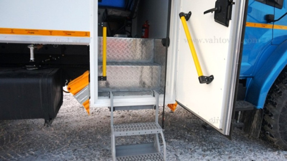 Вахтовый автобус Урал Next 4320-6952-72Е5Г38, 8 мест с бортовой платформой 6