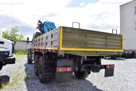 Бортовой автомобиль Урал Next с двухрядной кабиной и КМУ ИМ-180 3