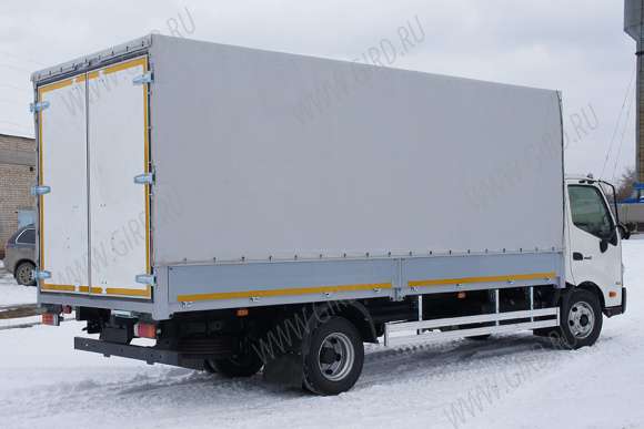 Hino 300 тент с распашными дверями 3