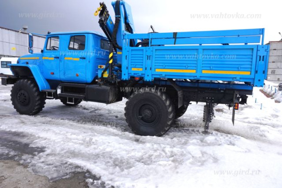 Бортовой автомобиль Урал 43206 с двухрядной кабиной и КМУ ИМ-95 6