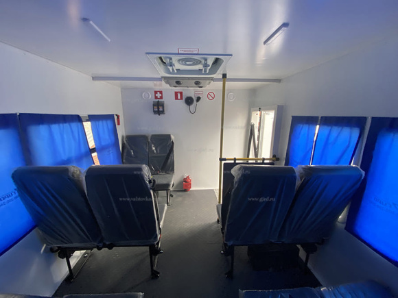 Вахтовый автобус "Берлога" на шасси Урал 4320 (метан), 12 мест, с КМУ РК-10000А 4