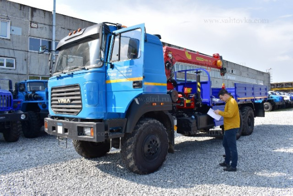 Урал 4320 с КМУ ИТ-90 2