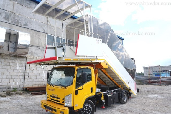 Трап самоходный пассажирский ТСП-ГИРД на шасси Isuzu
