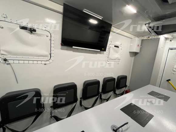 Командно-штабной автомобиль на шасси КАМАЗ 43118 8