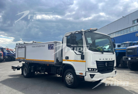 Аэродромный заправщик питьевой водой без рабочей платформы на шасси КАМАЗ КОМПАС 9 3