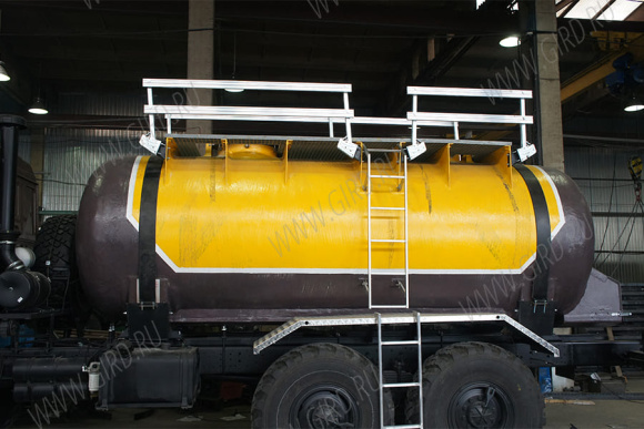 Автоцистерна на шасси УРАЛ 5557-4112-80М 5