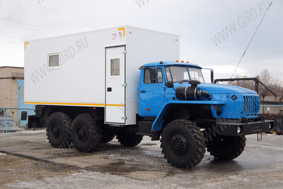 ПАРМ Урал 4320-1112-61 с отсеком для перевозки людей 3