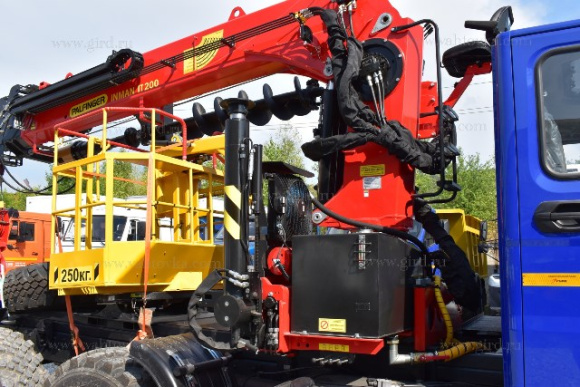 Урал Next (двухрядная кабина) с КМУ ИТ-200