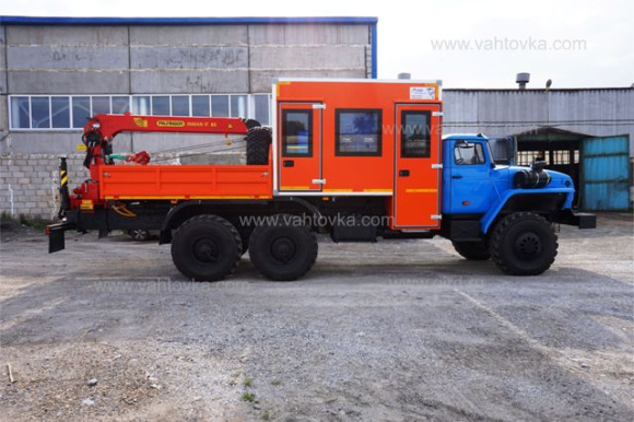 Вахтовый автобус Урал 4320 с КМУ ИТ-80 5