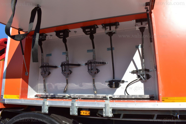 Маслостанция Урал 4320 с КМУ РК 11.001 4