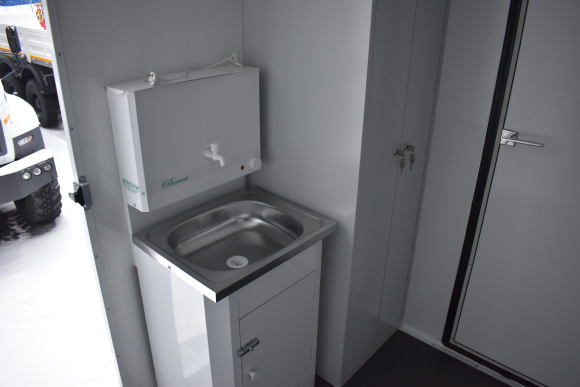 Транспортно-бытовой автомобиль (ТБМ) с ремонтным отсеком на шасси УРАЛ NEXT 7