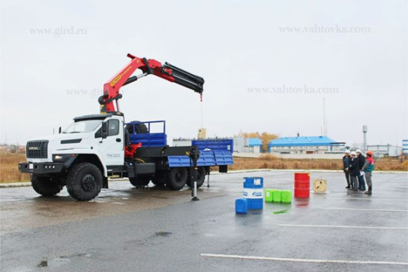 Бортовой автомобиль Урал Next с КМУ РК 40002 3