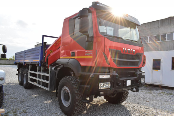 Бортовой автомобиль IVECO AT380T45W с КМУ PALFINGER РК 15500 3